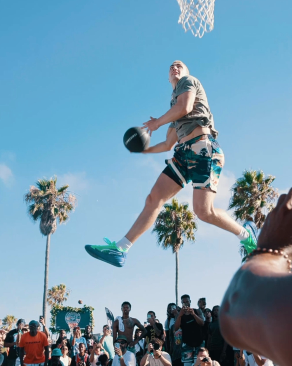 Dunk Shows | Fan Activations | Half-Time